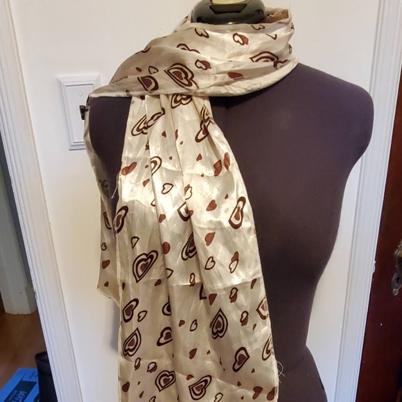 Chocolate Heart Scarf - Picture 1 of 2